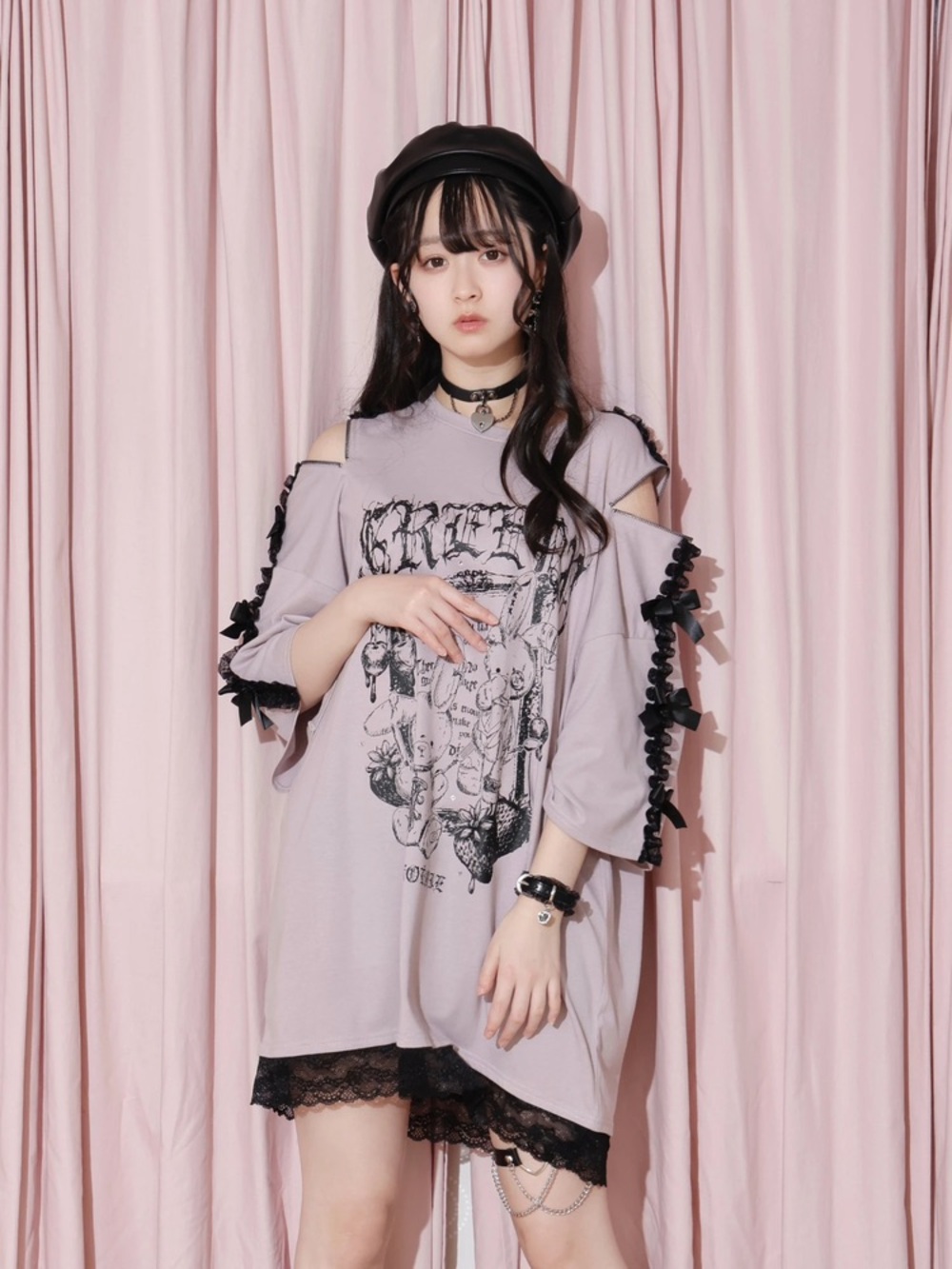 Noemie Lilac Yami Kawaii Bunny Graphic Cold-Shoulder Oversize Tee with Lace